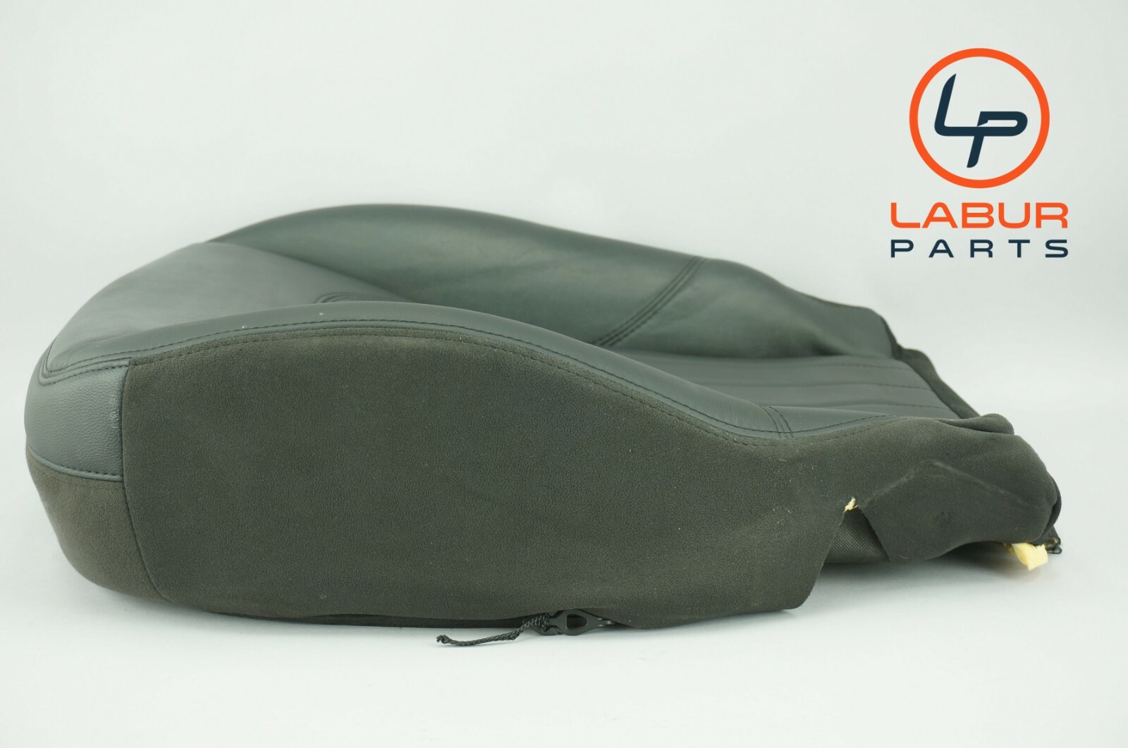 M156 Maserati 14-17 Quattroporte Front Right Seat Lower Cusion Black S623