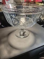 Vintage Clear Crystal Glass etched Pedestal Candy Dish Fruit Bowl