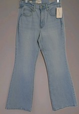 Universal Thread Women's Jeans High-Rise Flared Legs Size 8 Short