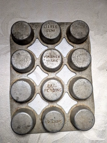 Wagner Ware  Open Framed Little Gem Pan Aluminum