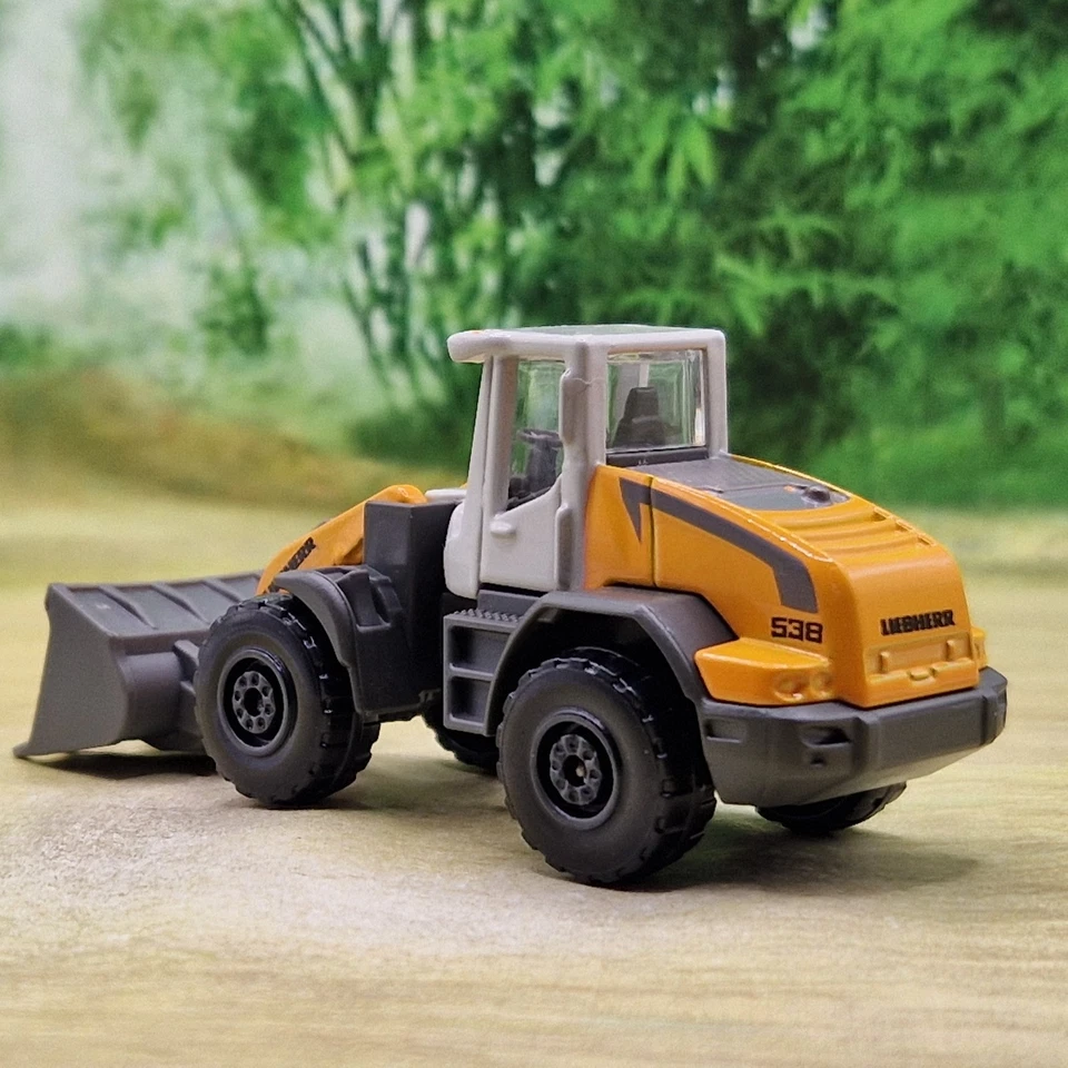 Majorette Liebherr L538 Digger Diecast Model (58) Excellent Condition - Image 2 of 4