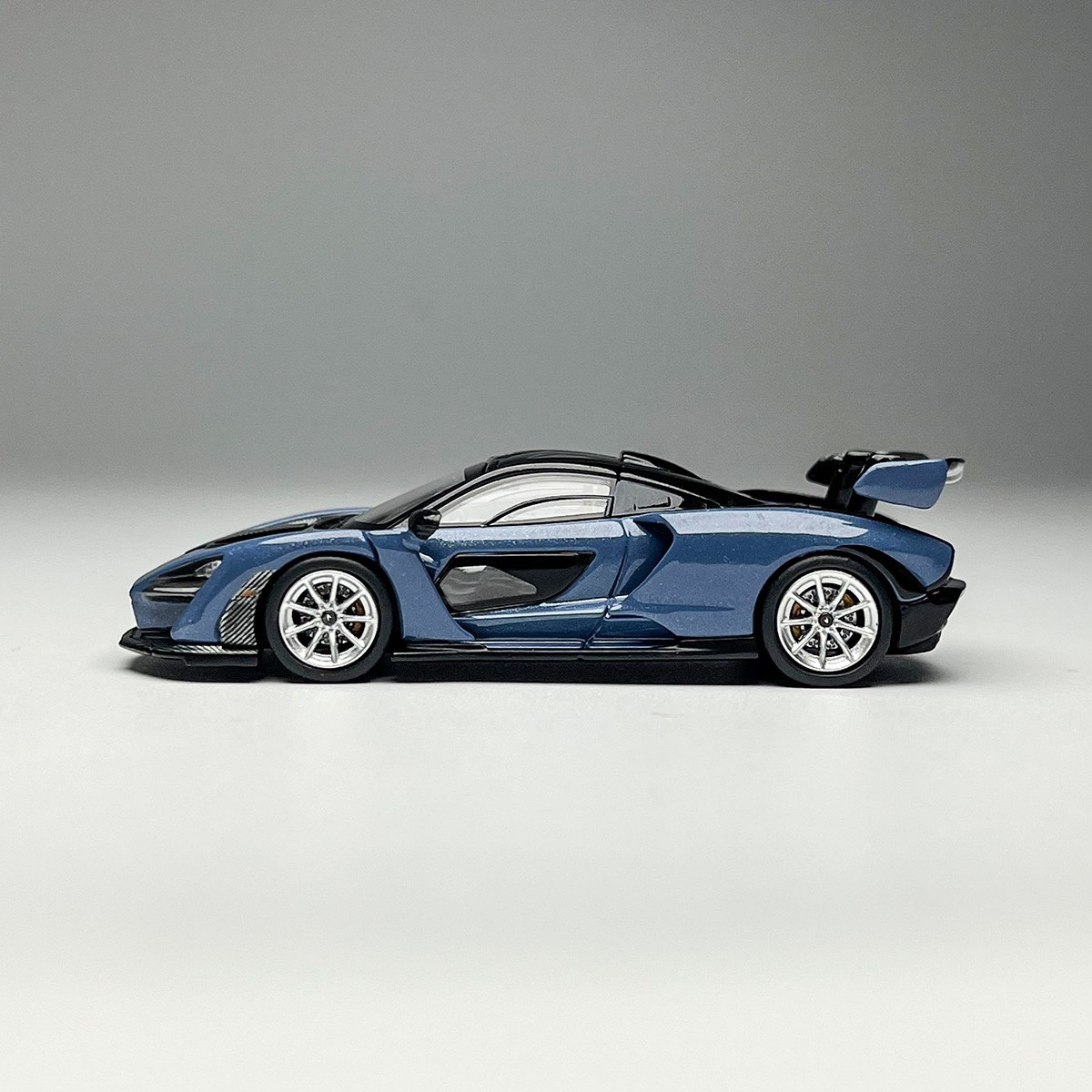 MASDI 1:64 Senna Dark Blue Diecast Model Car