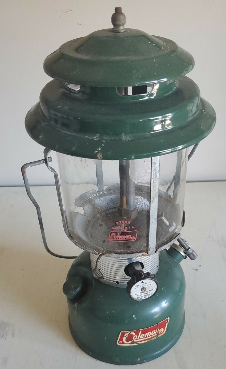 1971 COLEMAN DOUBLE MANTLE LANTERN MODEL 220F Dated 10/71