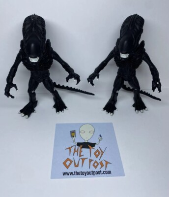 Aliens Xenomorph Black 3.2'' Action Vinyl Figure 20th Fox Loyal Subjects Lot Of 2