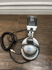 Audio Technica Pro ATH-PRO5V Headphones Over The Ear Silver