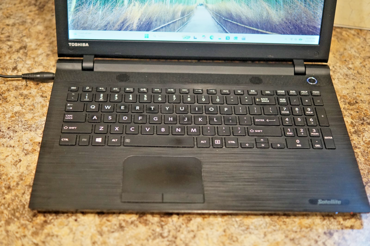 Active 25H2 WIN11 PRO Toshiba C55-C5270 i3-4005U @ 1.70GHz,8GB RAM