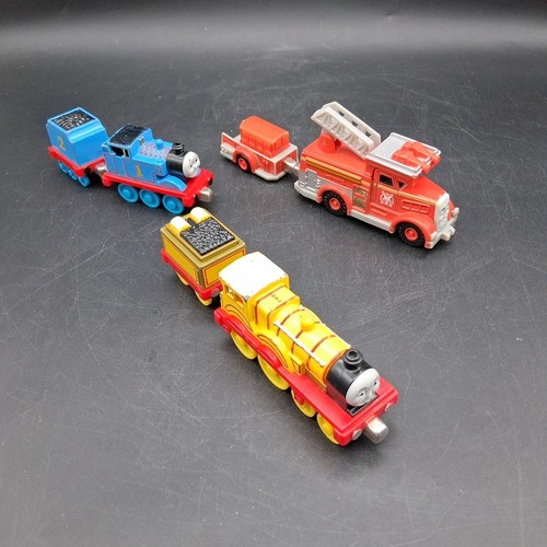 Take n Play Thomas, Molly, and Flynn w/ Tenders - Diecast Trains - Picture 4 of 5