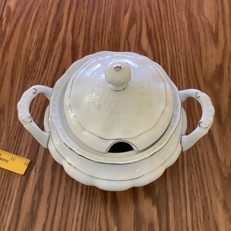 S.Paulo Remi platinum Trim Tureen w/ Lid & Handles approximately 70 years old.