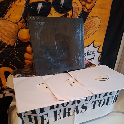 Radiohead - OK Computer: OKNOTOK 2017 - Deluxe Vinyl Box Set - Sealed