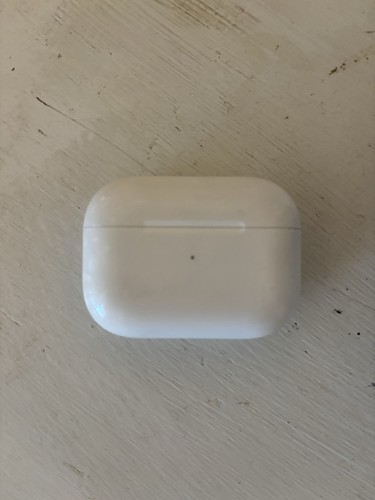Apple AirPods Pro 2nd Generation with MagSafe Wireless Charging Case (USB‑C)... - Photo 3 sur 4