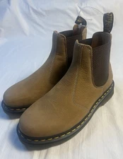 New Dr Marten 2976 Chelsea Boot Savannah Tan Nubuck Women’s Size 7