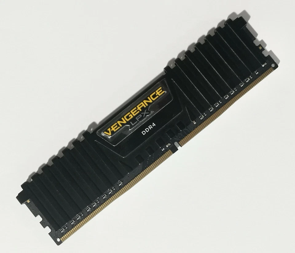 Corsair 8GB DDR4 3000 Desktop DIMM RAM VENGEANCE LPX XMP PC4-24000 288pin - Image 3 of 4