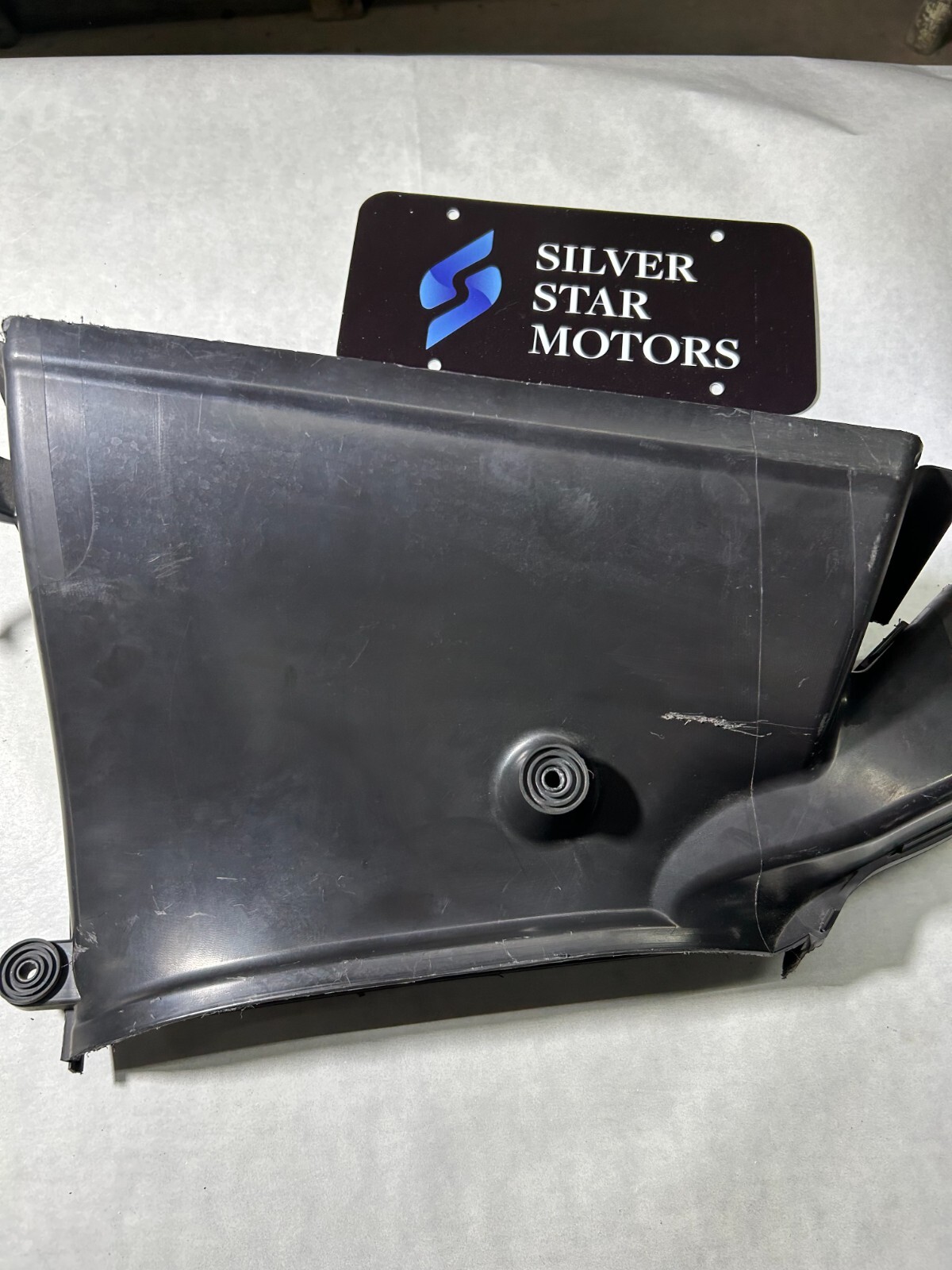 2011-2015 OEM Audi R8 V10 Front Cooler Air Scoop Duct Panel Assembly 427117335 