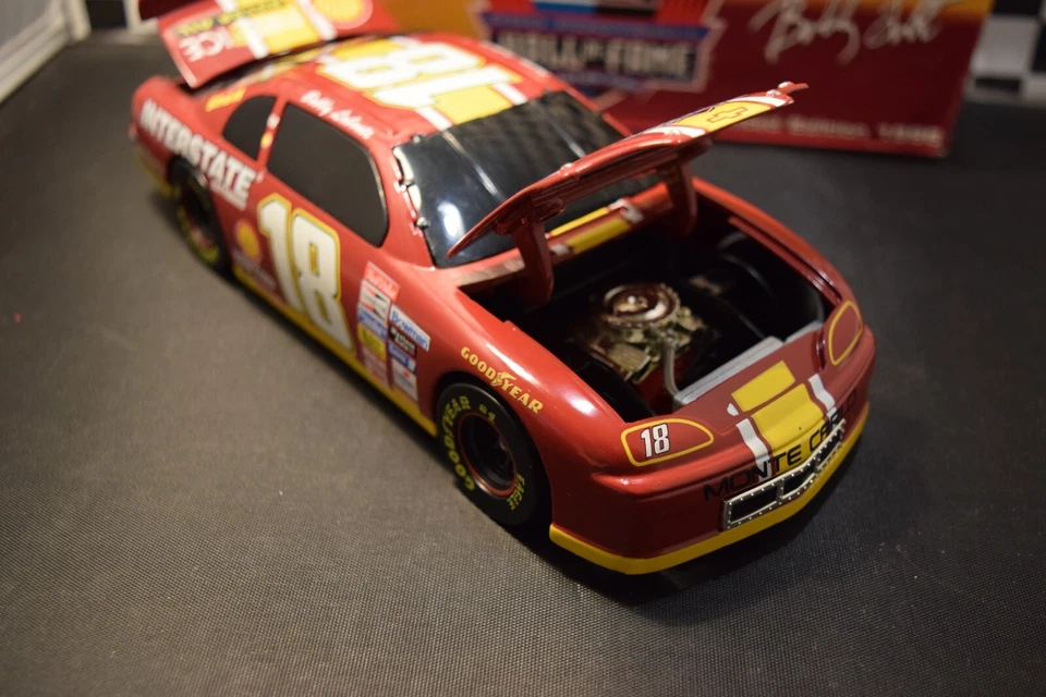 Acción 1996 Salón de la Fama del Fútbol Profesional #18 Bobby Labonte & Joe Gibbs Banco 1:24 Foto 3 de 4