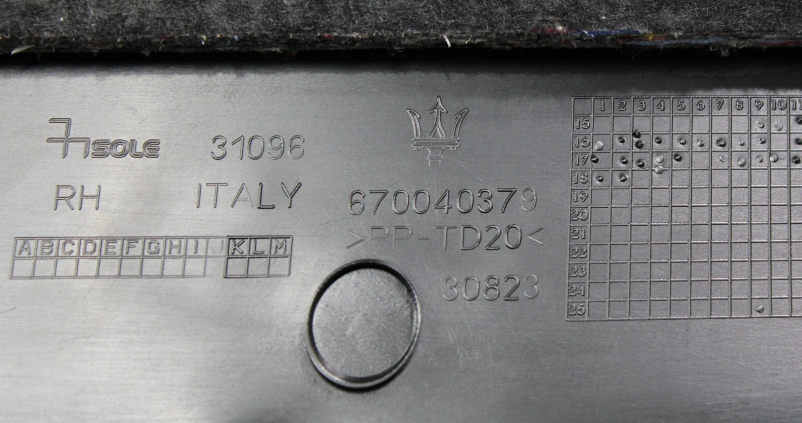 17-20 MASERATI LEVANTE REAR RIGHT C PILLAR LOWER QUARTER TRIM COVER PANEL OEM