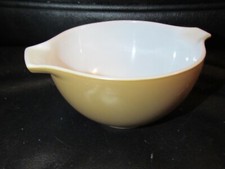 Vintage PYREX #441 Brown Cinderella Mixing Bowl 1-1/2 PT Made in USA