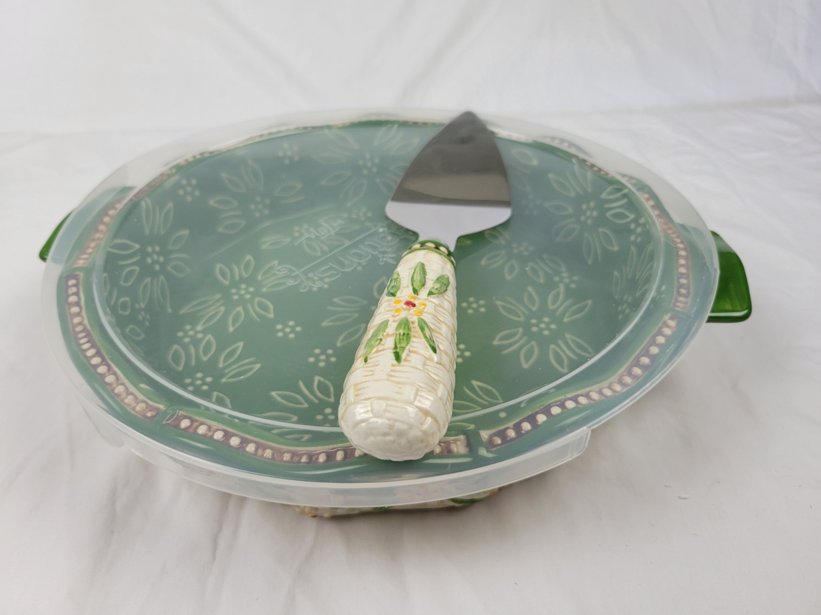 Temp-tations Old World Green Basketweave 9" Pie Plate Handles w/Lid & Pie Server