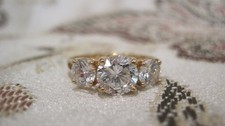 10k Yellow Gold 3 stone Cubic Zirconia ring size 7