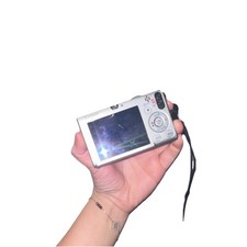 Canon PowerShot SD1000 8.0MP Compact Digital Camera 3x Zoom Silver