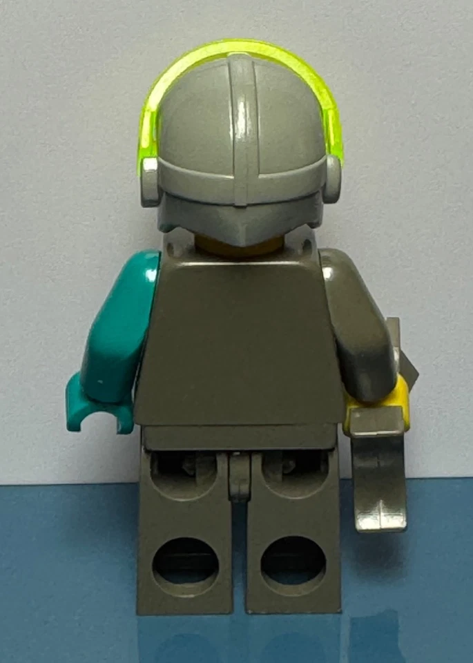 Lego Rock Raiders Chief Minifigure rck006 From Set 3347 - Image 2 of 4