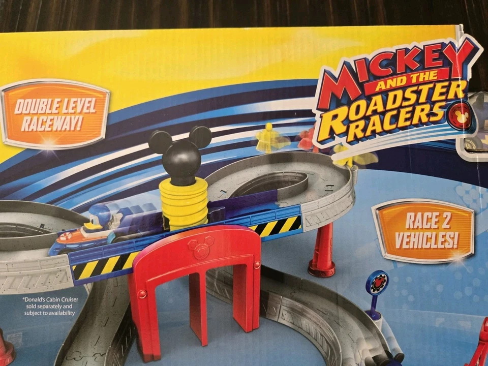 Disney Mickey Mouse and the Roadster Racers Ears Super Raceway NUEVO EN CAJA UN COCHE DE CARRERAS Foto 4 de 4