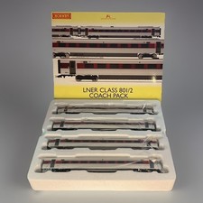 OO Gauge Hornby R40350 LNER Azuma Class 801/2  add on 4 Coach Pack 
