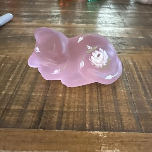 FENTON ART GLASS 2005 LENOX ROSE SATIN SLEEPING KITTEN FIGURINE