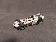 Hot Wheels AcceleRacers Metal Maniacs 1/9 Power Bomb White #67784 G8103