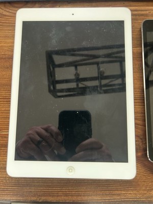 Lot Of 3 Apple iPad A1474, A1458 Mini 1432   Password Locked Perfect Condition
