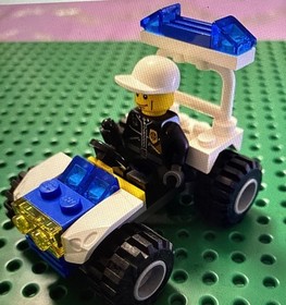 LEGO City: Police Buggy (30013);complete with Manuel; Pre-owned