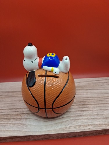 Peanuts Snoopy Basketball Player on Basketball Coin Piggy Ceramic Bank 1966