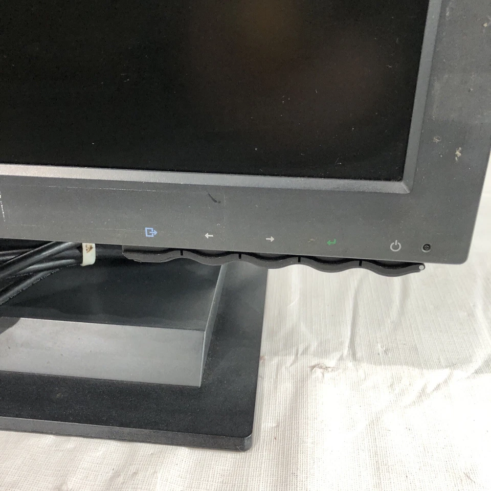 IBM 6656HG2 - CL-25 - 15" LCD MONITOR WITH POWER CORD- TESTED - Image 2 of 4