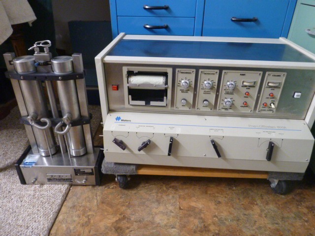 Waters Prep 500 liquid chromatograph with dual C18 columns