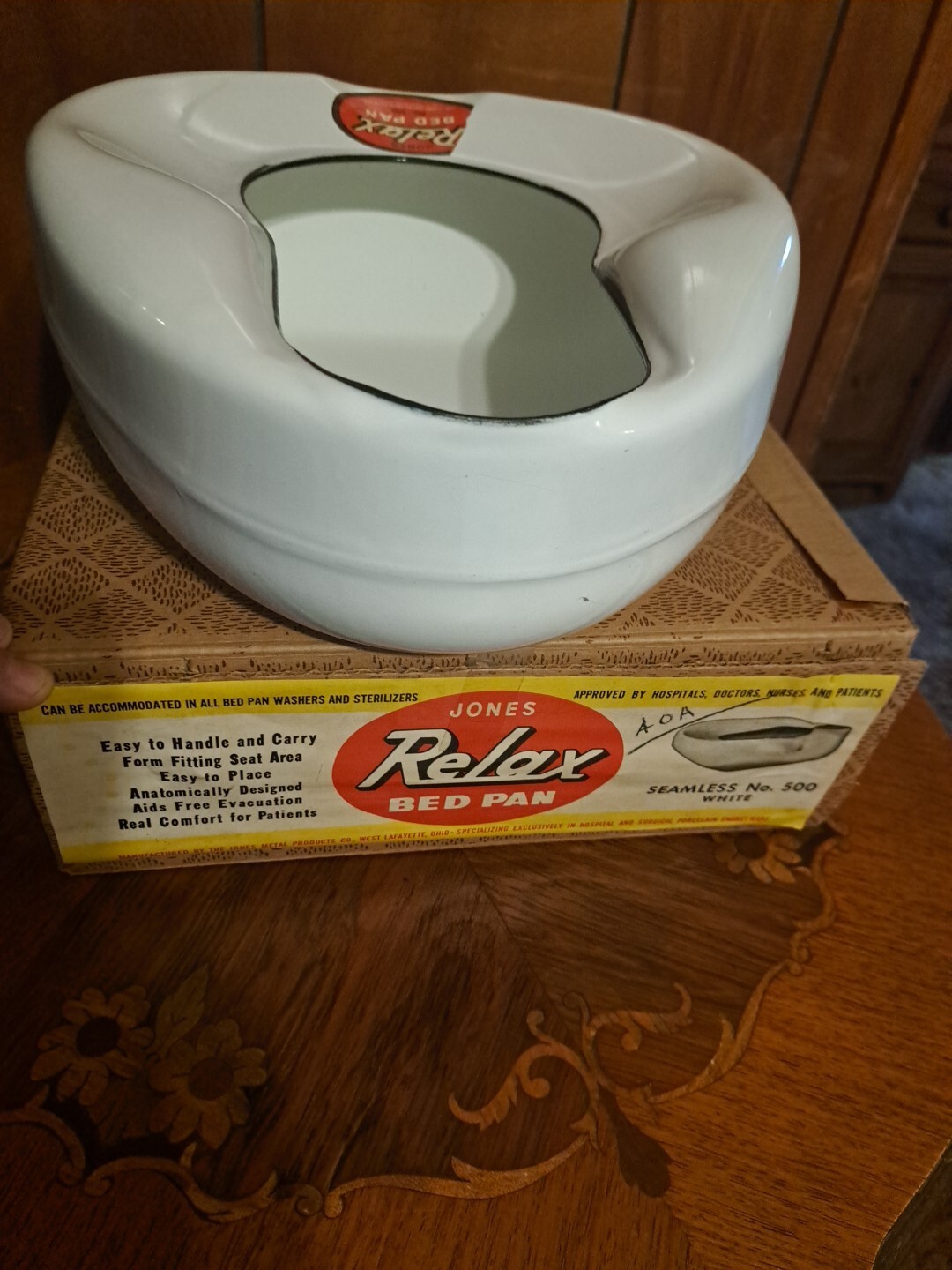 VTG Mid-Century Jones RELAX Porcelain Enameled White Bed Pan w/Original Box 