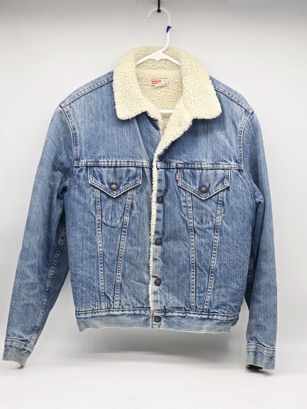 Vintage LEVI’s USA Sherpa Lined Trucker Jacket Size 42