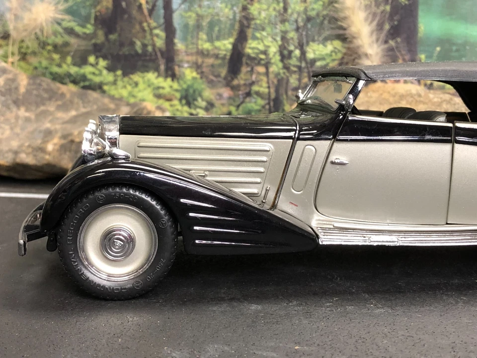 Imperfect 1:24 Diecast Franklin Mint BLK/SLVR 1939 MAYBACH ZEPELLIN No Box AS-IS - Image 3 of 4