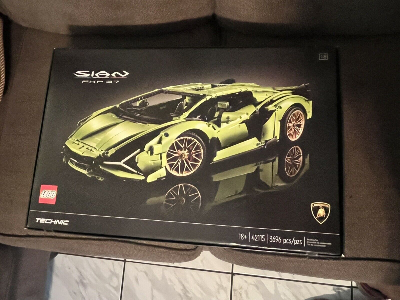 Lamborghini Sián FKP 37 LEGO® Technic™ 1:1 Reproduction