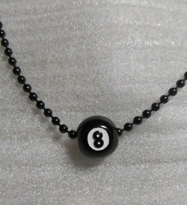 Suéter de Moda Informal "8 Bolas" 24" Collar de Billar Cadena Negra. Regalo EZ.
