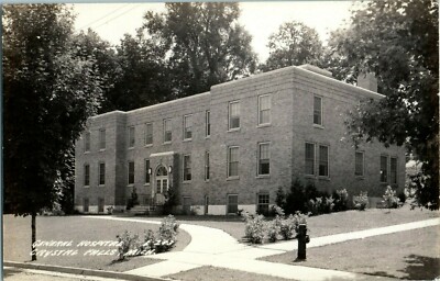 RPPC CRYSTAL FALLS MICHIGAN HOSPITAL EXTERIOR VIEW IRON COUNTY POSTCARD A6
