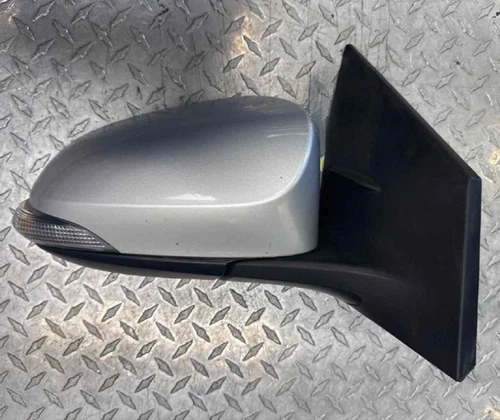 2014-2019 Toyota Corolla Right Passenger Side Door Mirror w/Turn Signal Silver