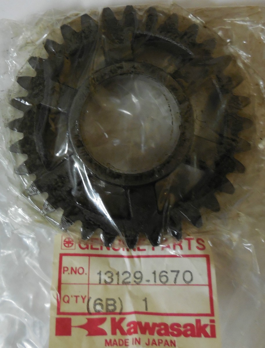 【moz】 1986-1990 Kawasaki Ninja 1000R ZX1000 ZX10 4th Gear Output 32T NOS