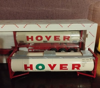NZG Mercedes-Benz Actros Gardinenauflieger Tank, Hoyer Group 1846, Art.No 564/01