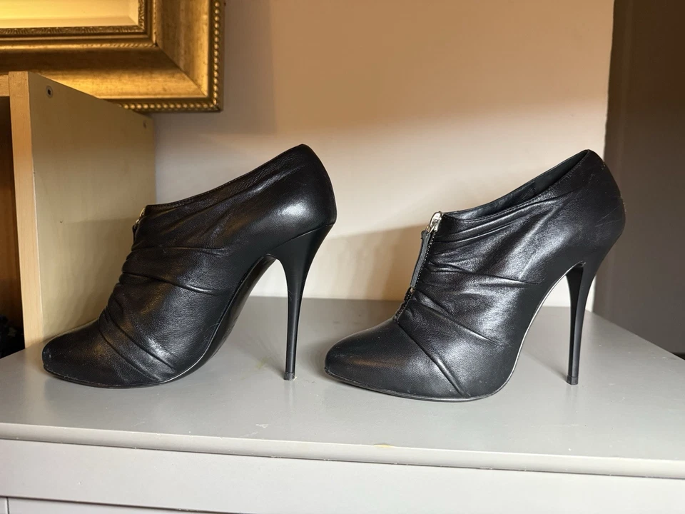 Botines GIUSEPPE ZANOTTI de cuero negro con cremallera frontal acanalados 36,5  Foto 3 de 4