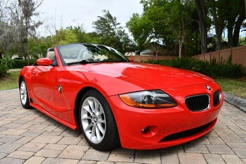 2003 BMW Z4 Clean car 13ks  Amazing condition Laser Straight!!