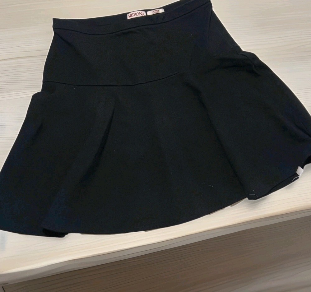 Y2K Mini Pleated Tennis Skirt in Black with Grunge Whimsigoth Flair Size 4