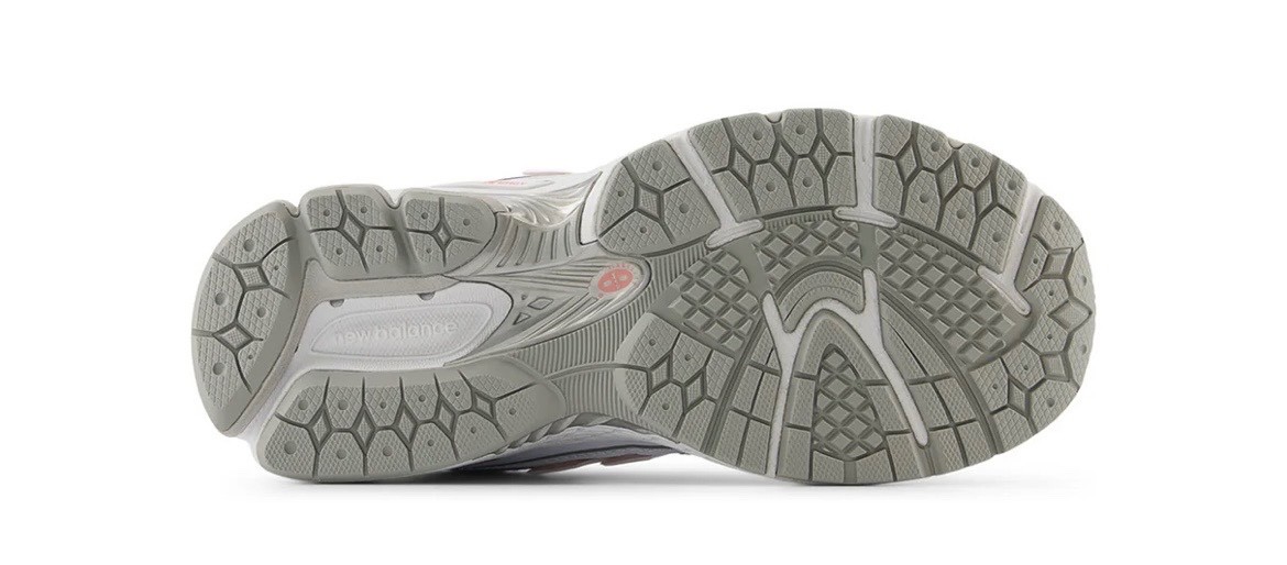 New Balance 1906 Big Kids | Women’s Casual Running Shoe White Red Sneaker thumbnail 6