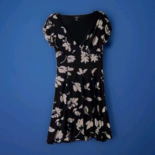 Chaps Women's M Black White Floral Short Sleeve Below Knee Dress