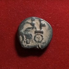 FENICIA, SIDÓN. Zarta de guión I, alrededor de 365-352 a.C. Carro y galera sobre olas Æ16