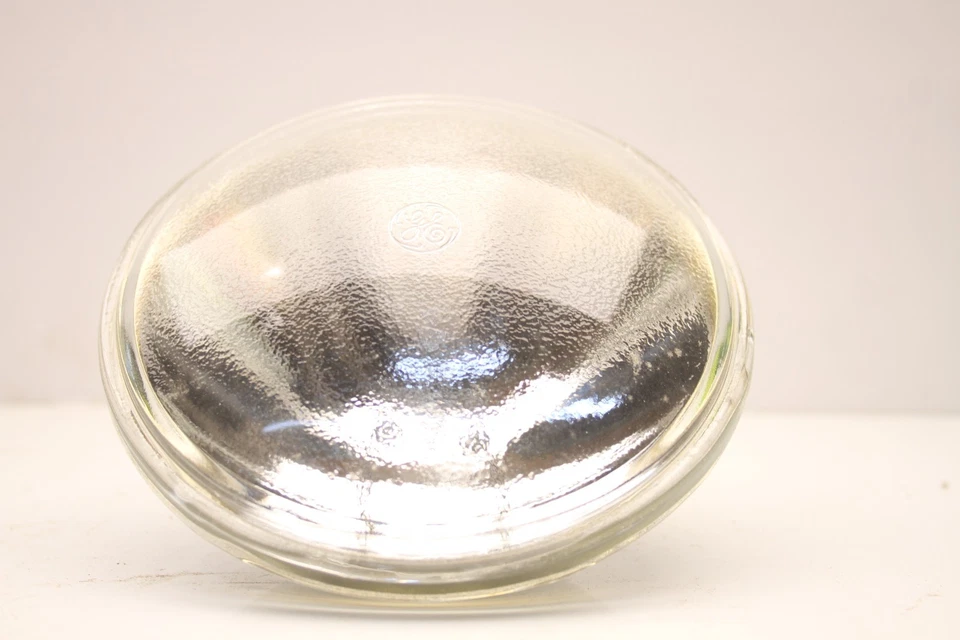 GE 100PAR46 60V  100W HEADLIGHT - Image 2 of 4