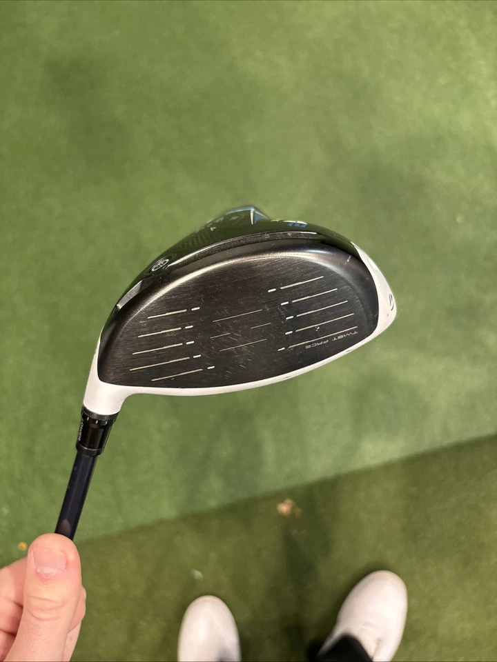 TaylorMade SIM2 Max Driver 10.5* Stiff Flex Fujikura Ventus Blue - Image 2 of 4